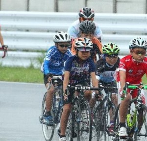 集団内で走行